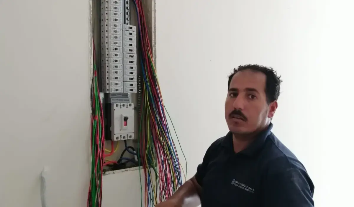 أعمال كهرباء منزلية في حي بريمان بجدة - أثناء التنفيذ - بعد التشطيب